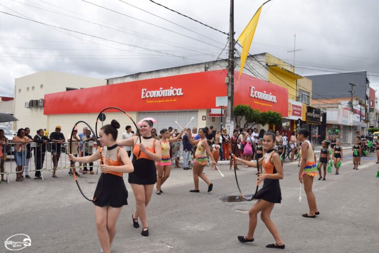 Desfile de 7 de Setembro atrai milhares de pessoas em Eunápolis 413