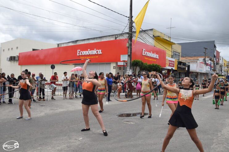 Desfile de 7 de Setembro atrai milhares de pessoas em Eunápolis 414
