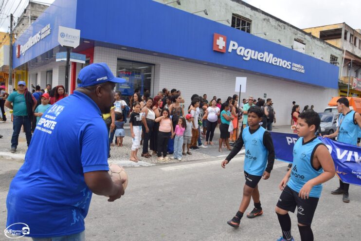Desfile de 7 de Setembro atrai milhares de pessoas em Eunápolis 426