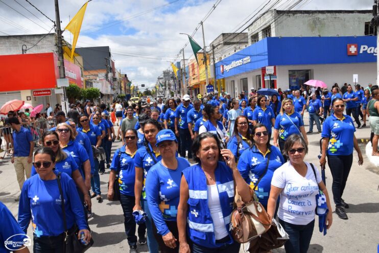 Desfile de 7 de Setembro atrai milhares de pessoas em Eunápolis 435