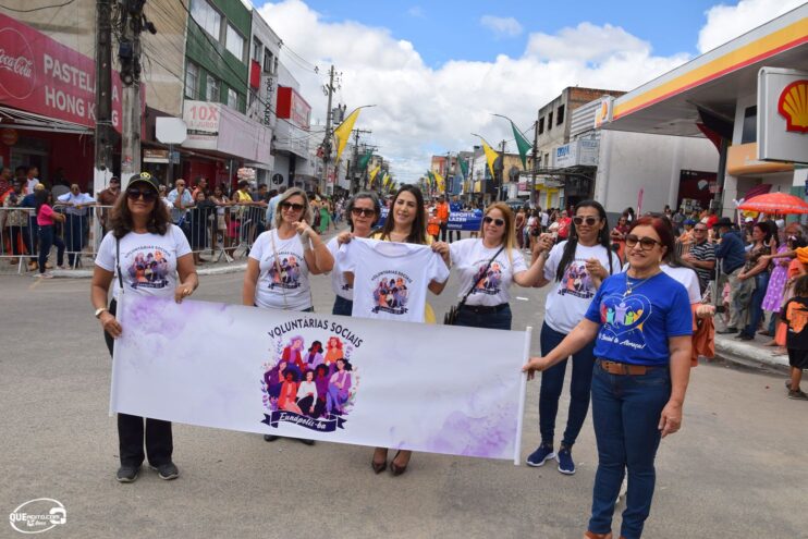 Desfile de 7 de Setembro atrai milhares de pessoas em Eunápolis 453