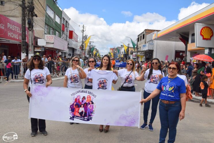 Desfile de 7 de Setembro atrai milhares de pessoas em Eunápolis 454