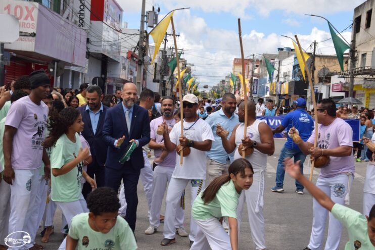 Desfile de 7 de Setembro atrai milhares de pessoas em Eunápolis 458