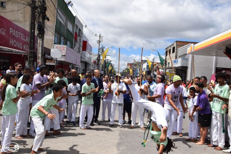 Desfile de 7 de Setembro atrai milhares de pessoas em Eunápolis 459