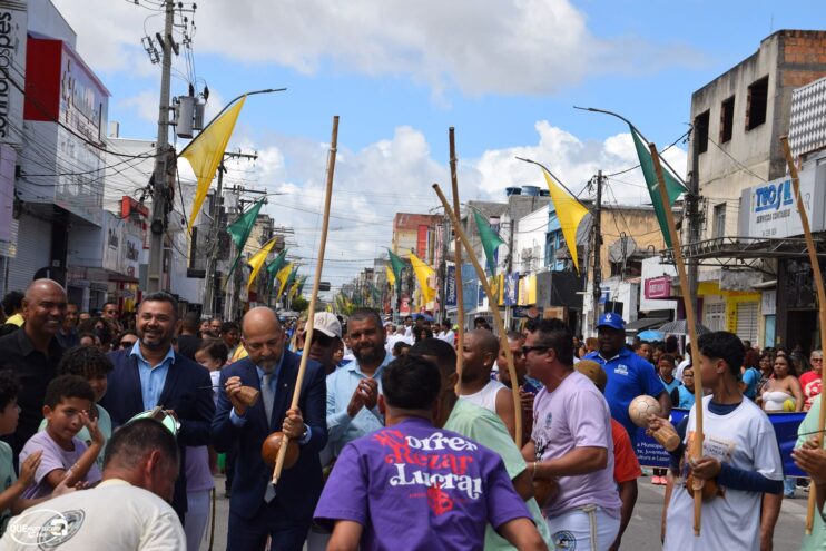 Desfile de 7 de Setembro atrai milhares de pessoas em Eunápolis 460