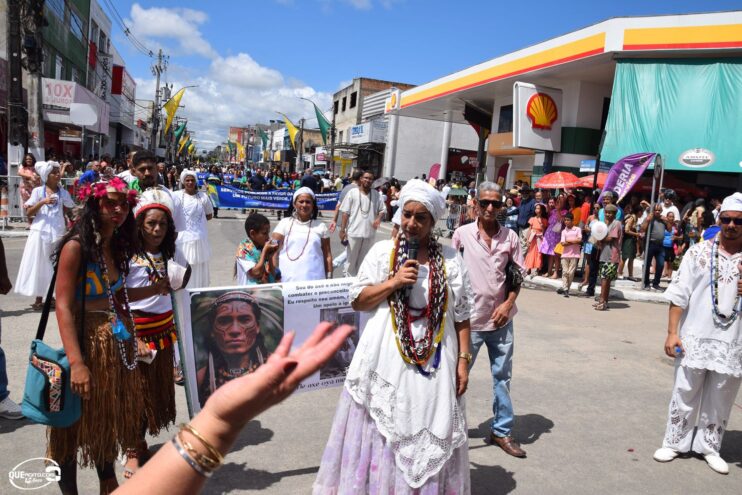 Desfile de 7 de Setembro atrai milhares de pessoas em Eunápolis 461