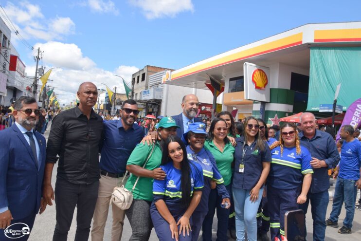 Desfile de 7 de Setembro atrai milhares de pessoas em Eunápolis 465