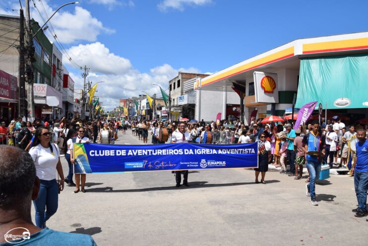 Desfile de 7 de Setembro atrai milhares de pessoas em Eunápolis 466