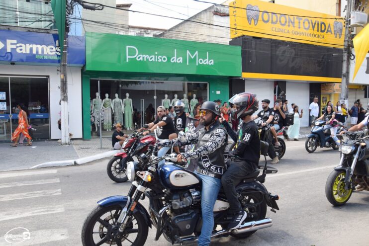 Desfile de 7 de Setembro atrai milhares de pessoas em Eunápolis 471