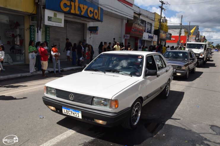 Desfile de 7 de Setembro atrai milhares de pessoas em Eunápolis 484