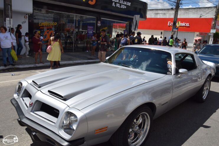 Desfile de 7 de Setembro atrai milhares de pessoas em Eunápolis 490