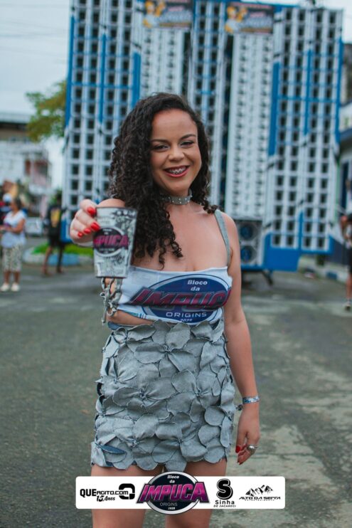 Bloco da Impuca completa 15 anos e arrasta multidão pelas ruas de Camacã 43