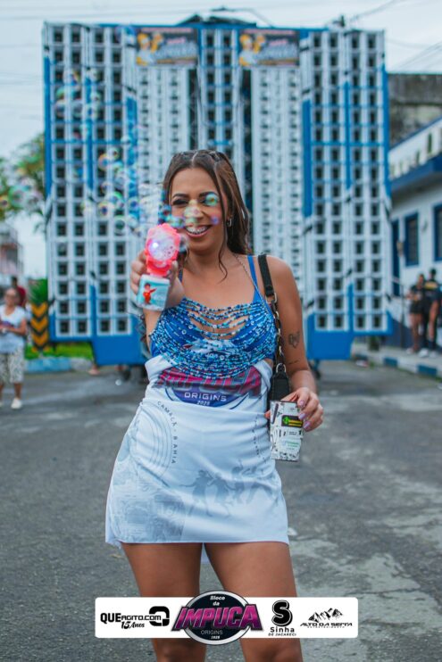 Bloco da Impuca completa 15 anos e arrasta multidão pelas ruas de Camacã 19