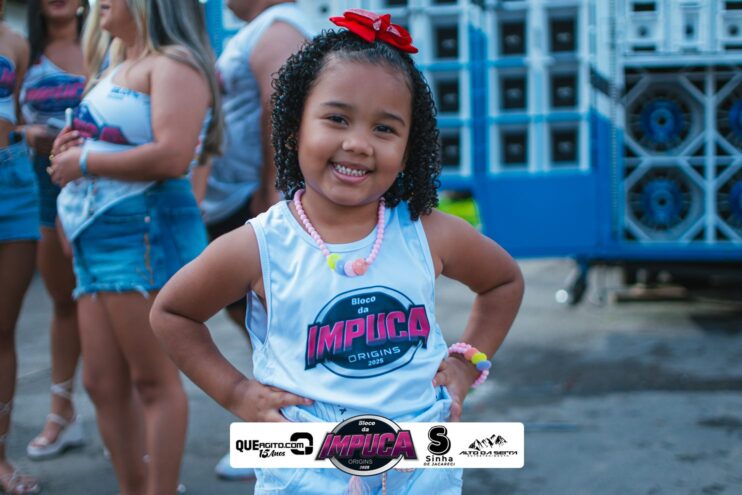 Bloco da Impuca completa 15 anos e arrasta multidão pelas ruas de Camacã 293