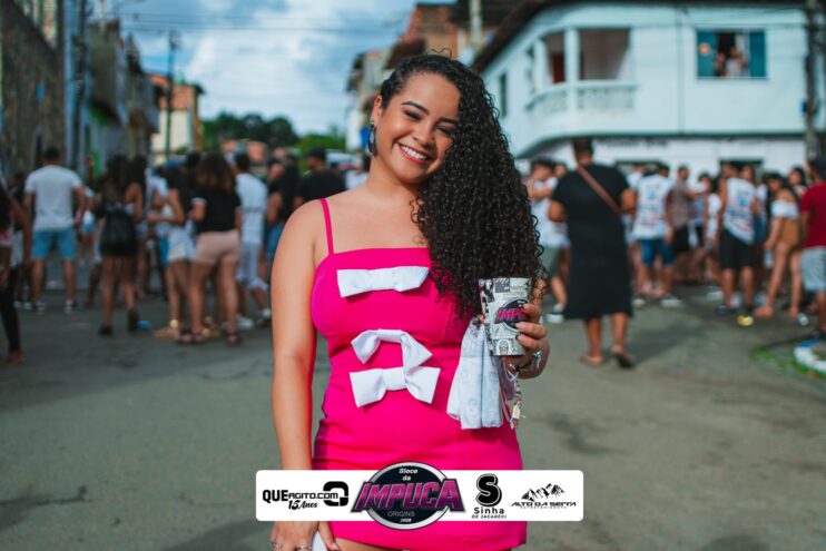 Bloco da Impuca completa 15 anos e arrasta multidão pelas ruas de Camacã 730