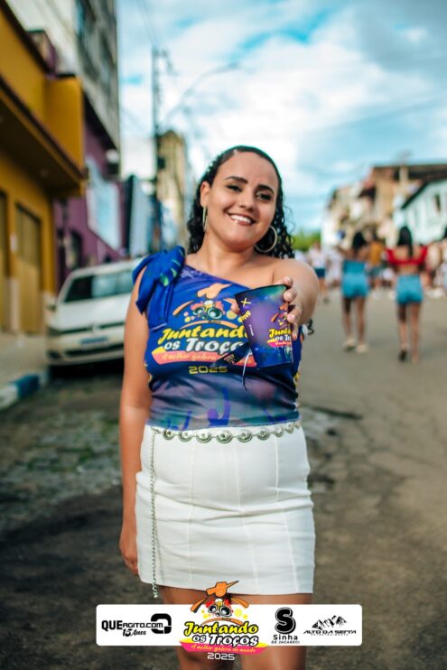 Bloco Juntando Os Troços agita a avenida no Festival do Cacau e Chocolate 2025 13