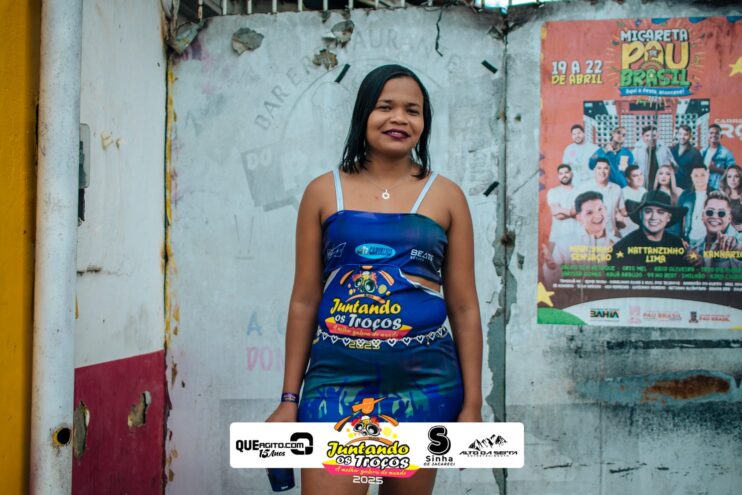 Bloco Juntando Os Troços agita a avenida no Festival do Cacau e Chocolate 2025 19