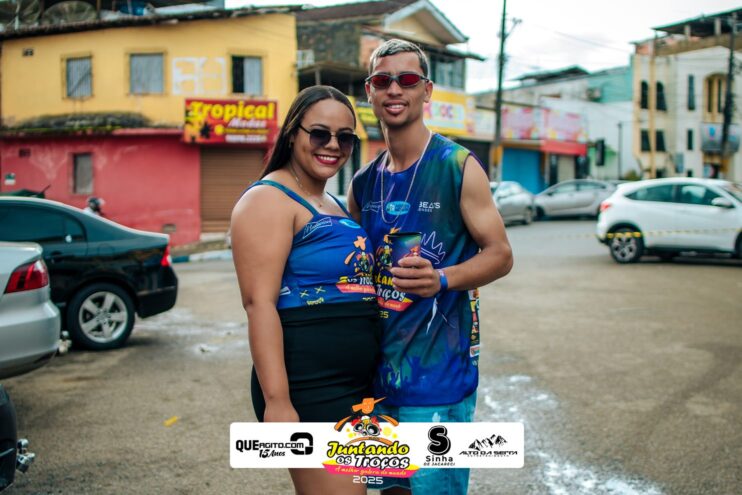 Bloco Juntando Os Troços agita a avenida no Festival do Cacau e Chocolate 2025 27