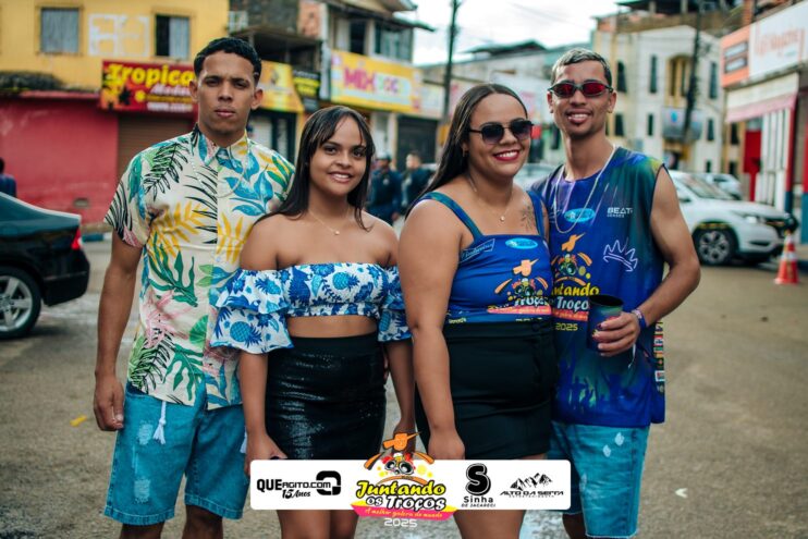 Bloco Juntando Os Troços agita a avenida no Festival do Cacau e Chocolate 2025 30