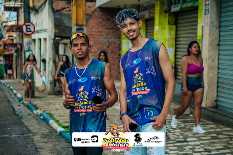 Bloco Juntando Os Troços agita a avenida no Festival do Cacau e Chocolate 2025 35