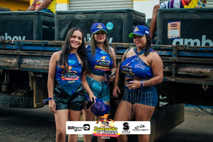 Bloco Juntando Os Troços agita a avenida no Festival do Cacau e Chocolate 2025 42