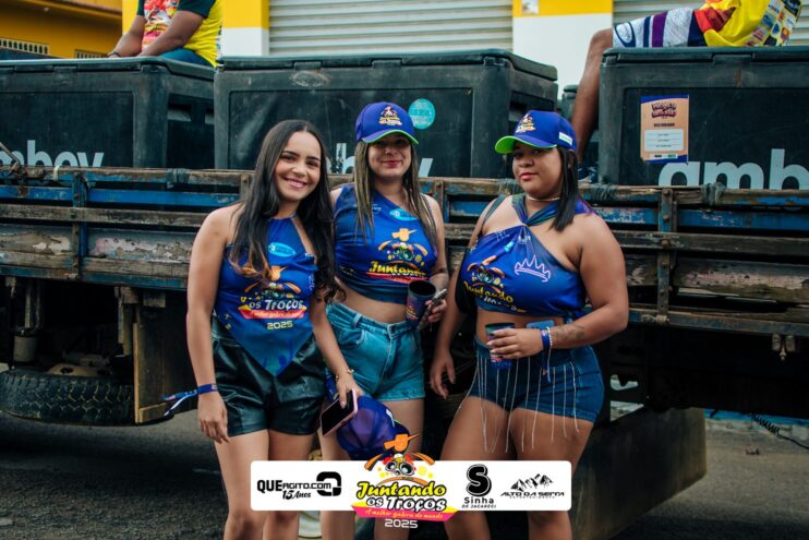 Bloco Juntando Os Troços agita a avenida no Festival do Cacau e Chocolate 2025 43