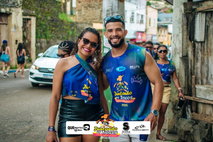 Bloco Juntando Os Troços agita a avenida no Festival do Cacau e Chocolate 2025 45