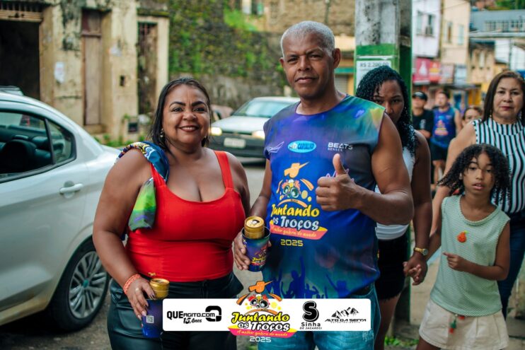 Bloco Juntando Os Troços agita a avenida no Festival do Cacau e Chocolate 2025 49