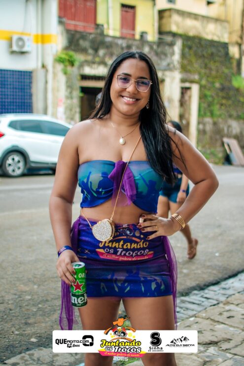 Bloco Juntando Os Troços agita a avenida no Festival do Cacau e Chocolate 2025 61