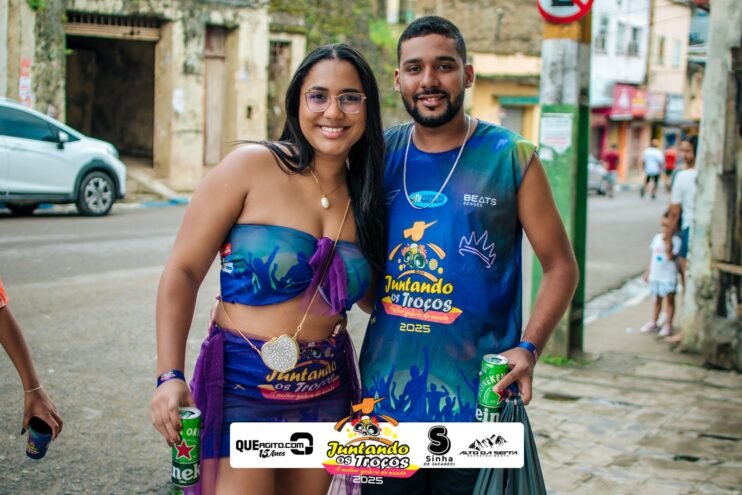 Bloco Juntando Os Troços agita a avenida no Festival do Cacau e Chocolate 2025 62