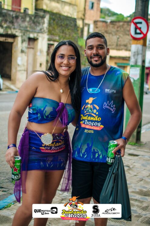 Bloco Juntando Os Troços agita a avenida no Festival do Cacau e Chocolate 2025 63