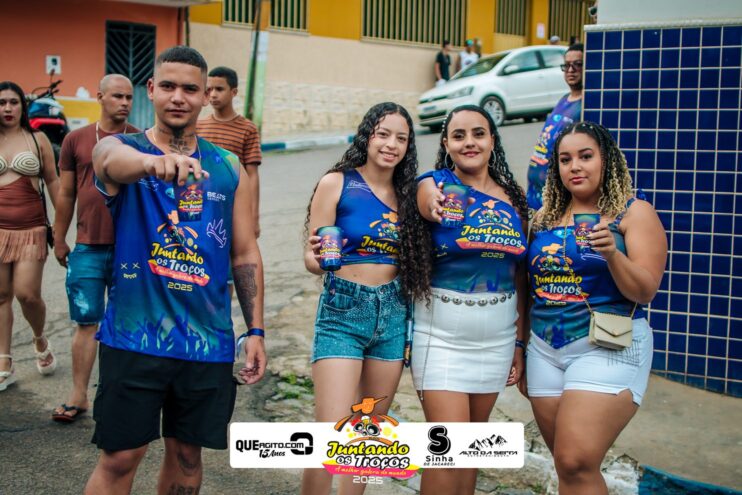 Bloco Juntando Os Troços agita a avenida no Festival do Cacau e Chocolate 2025 64