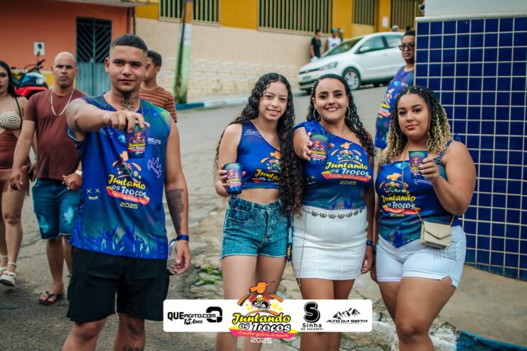 Bloco Juntando Os Troços agita a avenida no Festival do Cacau e Chocolate 2025 65