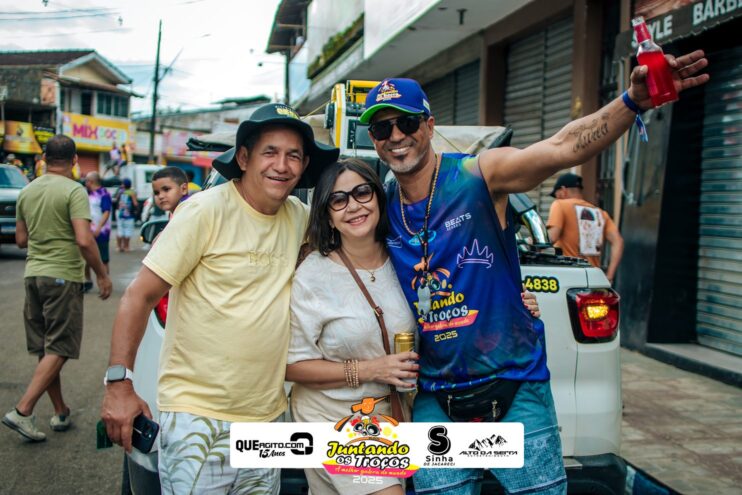 Bloco Juntando Os Troços agita a avenida no Festival do Cacau e Chocolate 2025 71