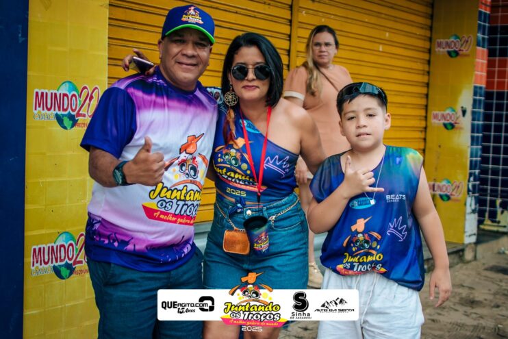 Bloco Juntando Os Troços agita a avenida no Festival do Cacau e Chocolate 2025 73