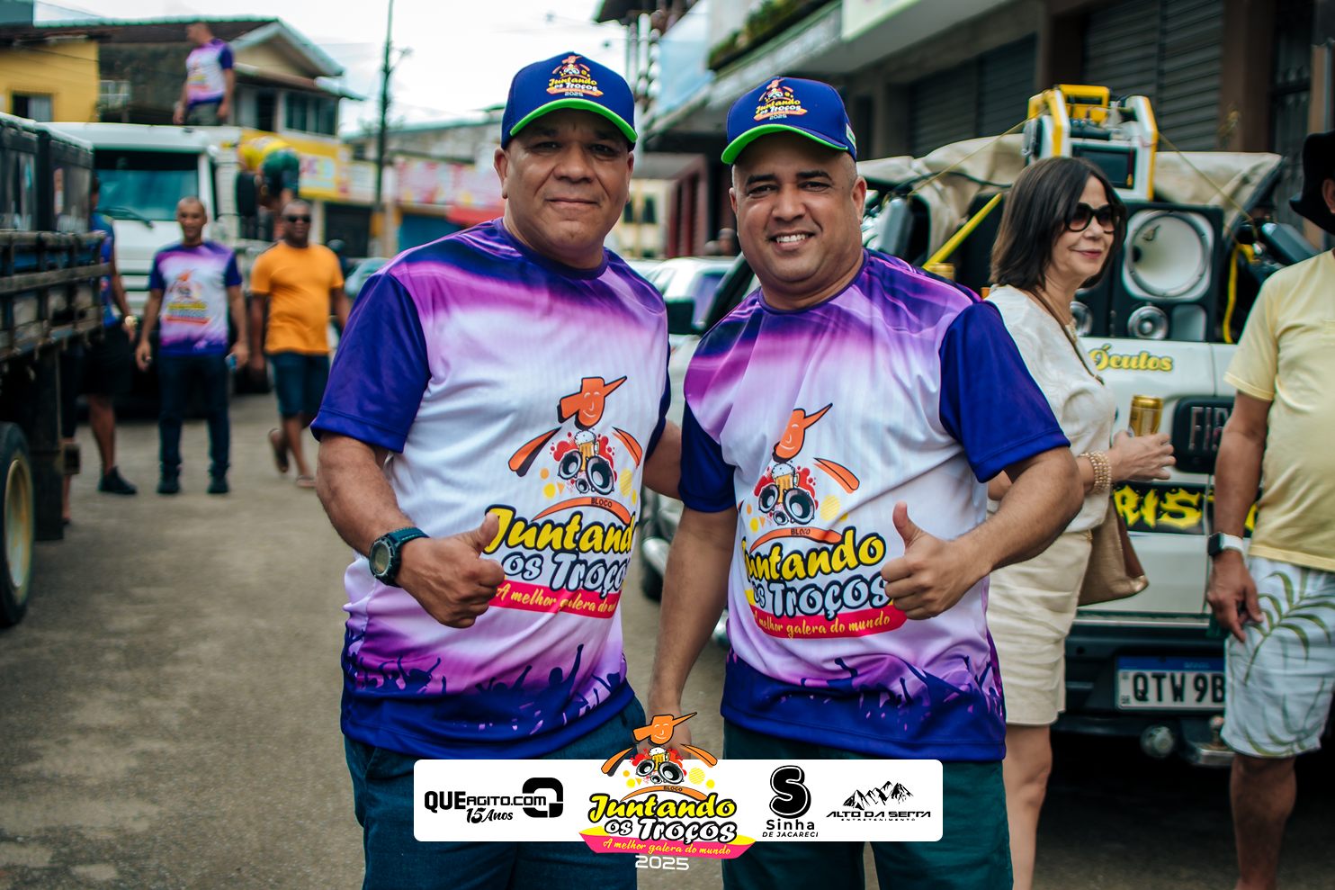 Bloco Juntando Os Troços agita a avenida no Festival do Cacau e Chocolate 2025 25