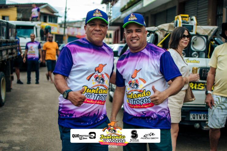 Bloco Juntando Os Troços agita a avenida no Festival do Cacau e Chocolate 2025 77