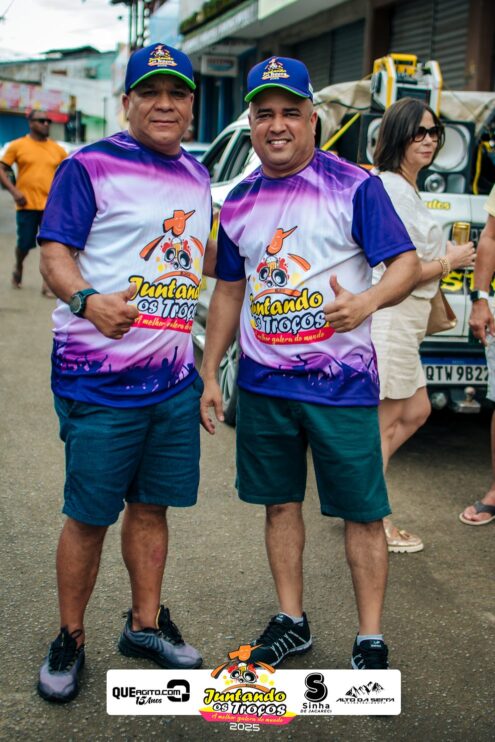 Bloco Juntando Os Troços agita a avenida no Festival do Cacau e Chocolate 2025 78