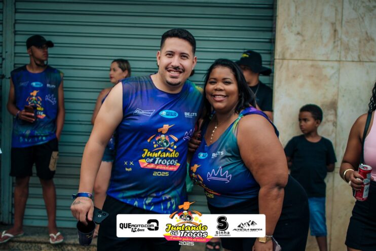 Bloco Juntando Os Troços agita a avenida no Festival do Cacau e Chocolate 2025 82