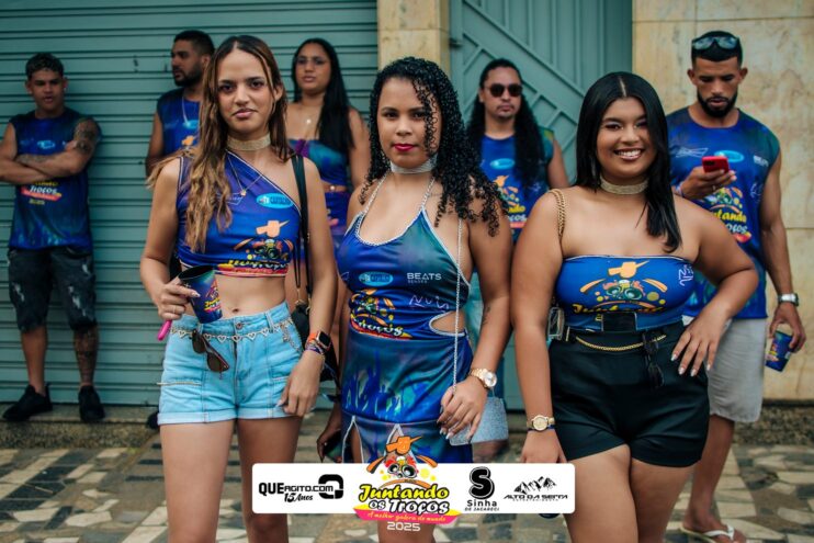 Bloco Juntando Os Troços agita a avenida no Festival do Cacau e Chocolate 2025 86