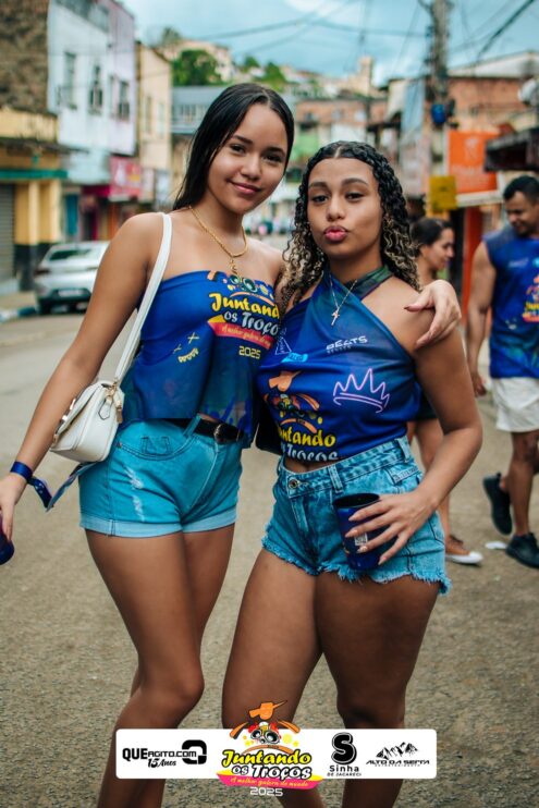 Bloco Juntando Os Troços agita a avenida no Festival do Cacau e Chocolate 2025 90