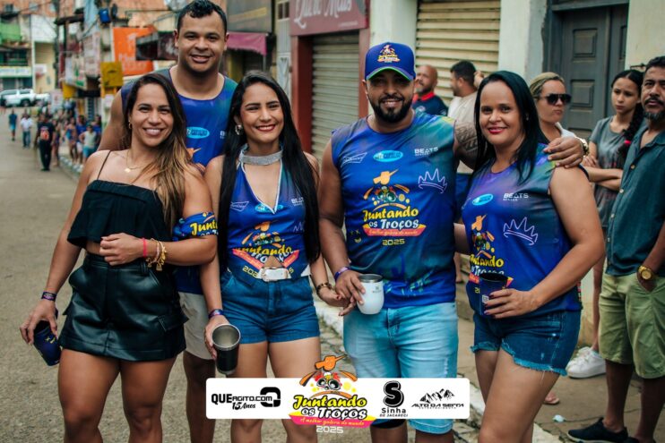 Bloco Juntando Os Troços agita a avenida no Festival do Cacau e Chocolate 2025 94