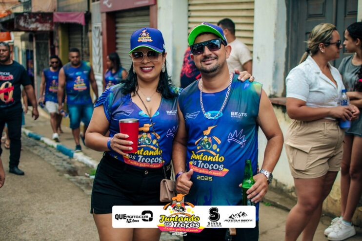Bloco Juntando Os Troços agita a avenida no Festival do Cacau e Chocolate 2025 100