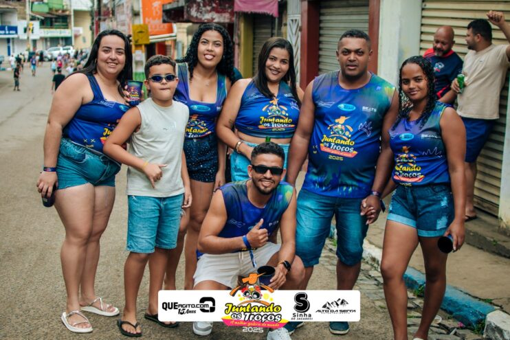 Bloco Juntando Os Troços agita a avenida no Festival do Cacau e Chocolate 2025 104