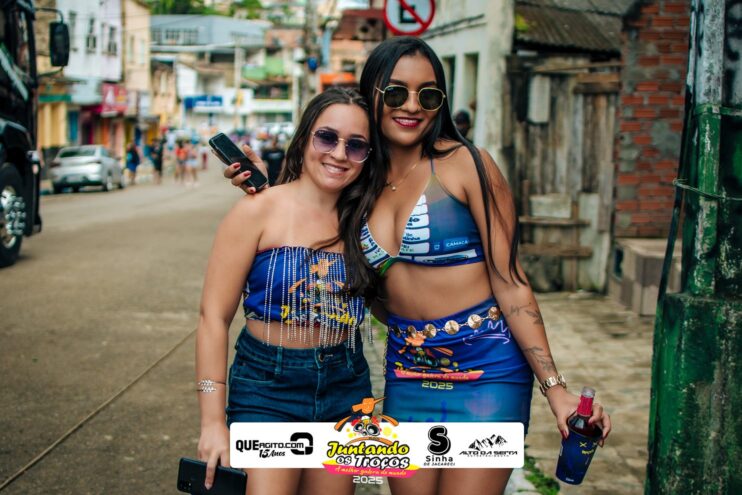 Bloco Juntando Os Troços agita a avenida no Festival do Cacau e Chocolate 2025 107