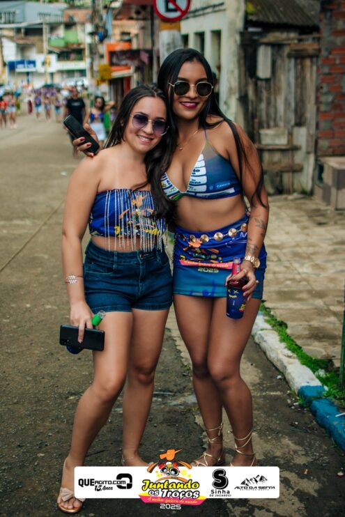 Bloco Juntando Os Troços agita a avenida no Festival do Cacau e Chocolate 2025 108