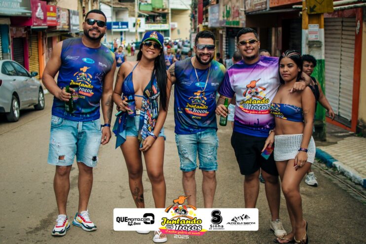 Bloco Juntando Os Troços agita a avenida no Festival do Cacau e Chocolate 2025 111