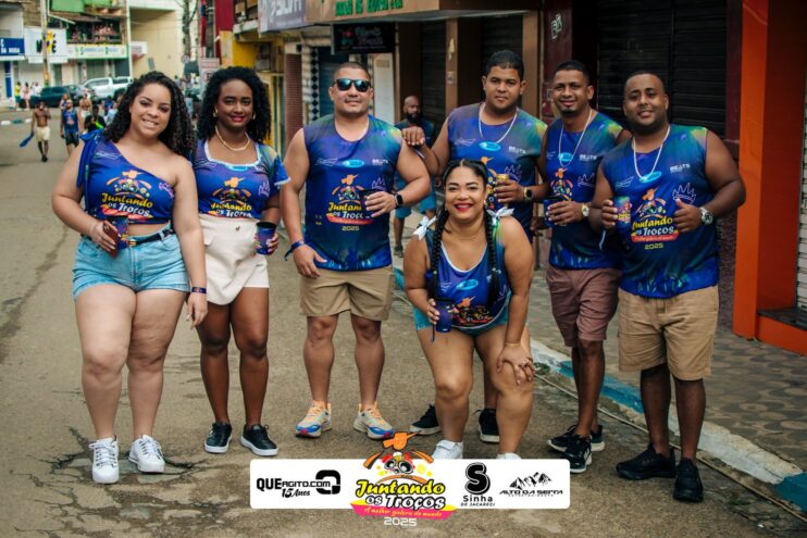 Bloco Juntando Os Troços agita a avenida no Festival do Cacau e Chocolate 2025 116