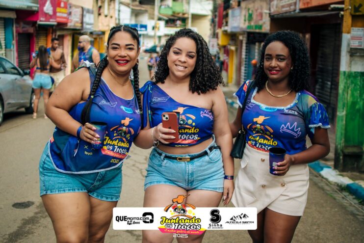 Bloco Juntando Os Troços agita a avenida no Festival do Cacau e Chocolate 2025 117