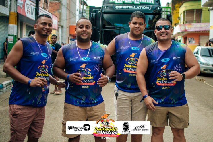 Bloco Juntando Os Troços agita a avenida no Festival do Cacau e Chocolate 2025 119